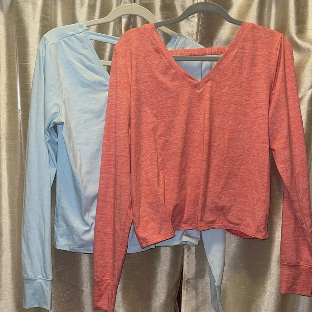Tops - Picture 6 of 7